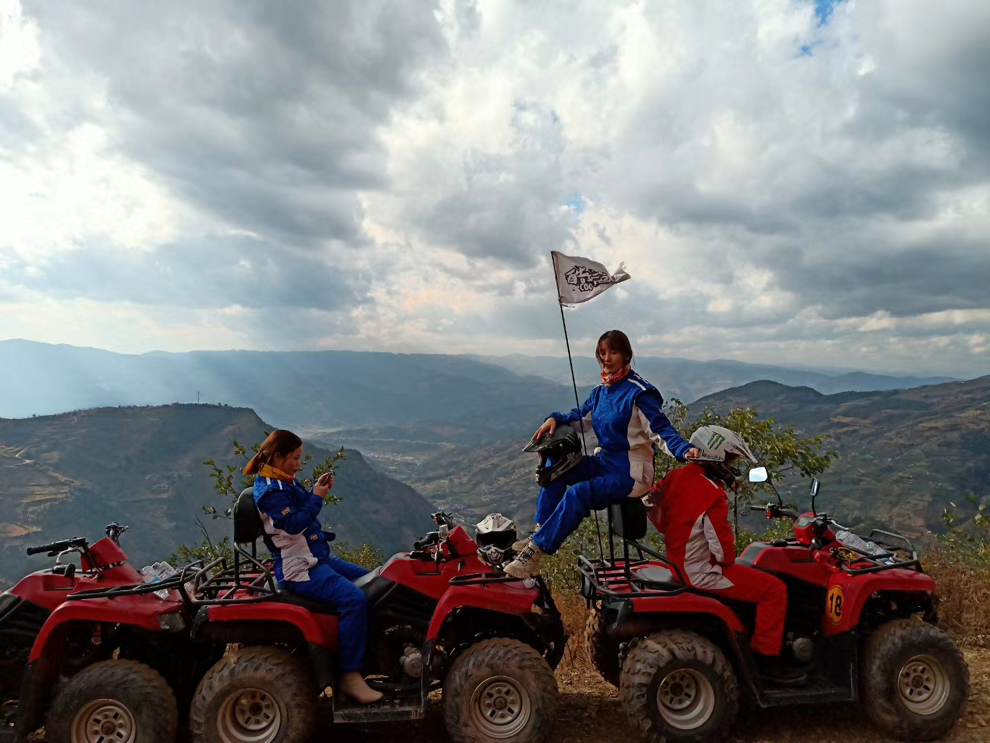 大理石門(mén)關(guān)沙灘ATV越野摩托基地