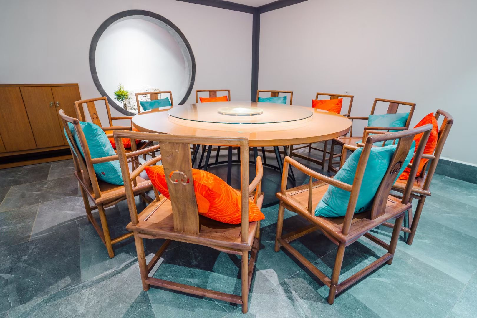 大理企業(yè)會議會獎旅游團建特色餐廳推薦：大理三塔若水三千親水餐廳