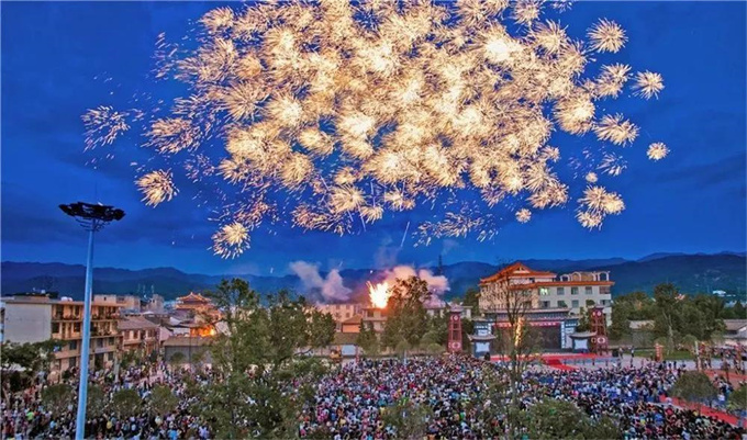 大理傳媒公司：記憶中的火把節(jié)，適合大理商務(wù)會展的節(jié)日，來一起感受大理少數(shù)民族文化