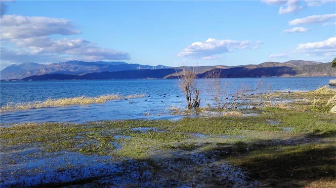 大理洱海｜萬頃洱海揚(yáng)清波，一湖碧水映蒼山