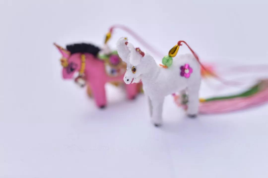 延續(xù)一針一線的信仰，白族傳統(tǒng)民間手工藝制品——?jiǎng)Υú荚?   大理傳媒公司