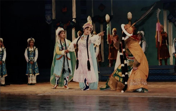 【藝術(shù)大理】葉新濤：情暖蒼洱的白劇人生