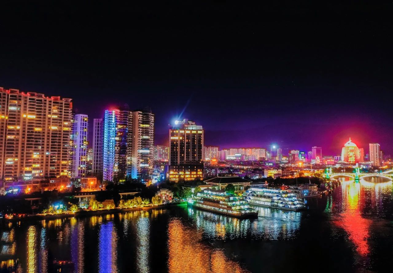 “夢幻中秋夜 光影全家?！敝星镆购街黝}游活動即將開啟