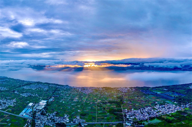 云南旅游,云南旅行社,云南團(tuán)建公司,云南策劃公司,云南會(huì)議會(huì)展,云南策劃執(zhí)行,大理旅游,大理旅行社,大理團(tuán)建公司,大理策劃公司,大理會(huì)議會(huì)展：來(lái)大理，快樂過(guò)夏天！